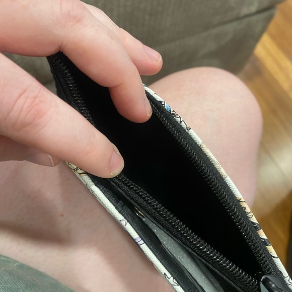 First offer gets it. Harry Potter wallet - Picture 4 of 4